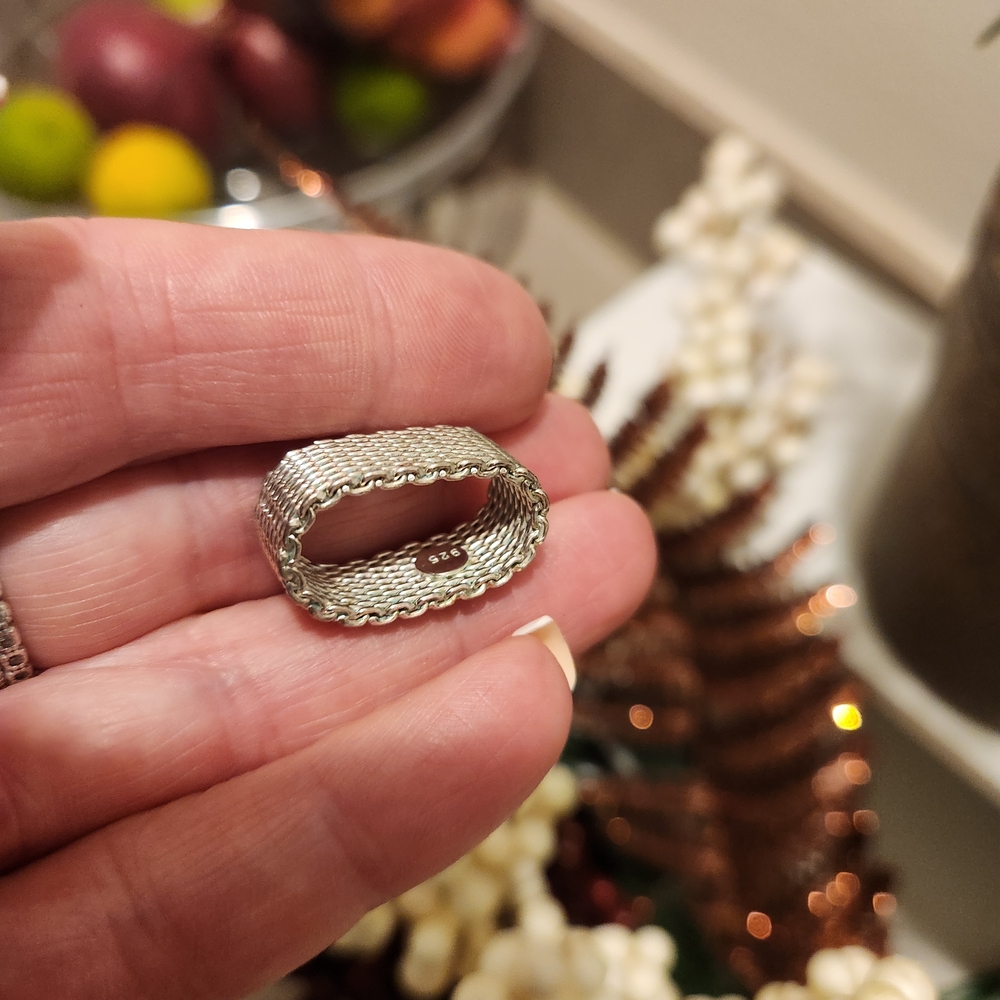 Mint Condition 925 Sterling Silver Wide Mesh Ring (Size 5.) - Picture 2 of 11